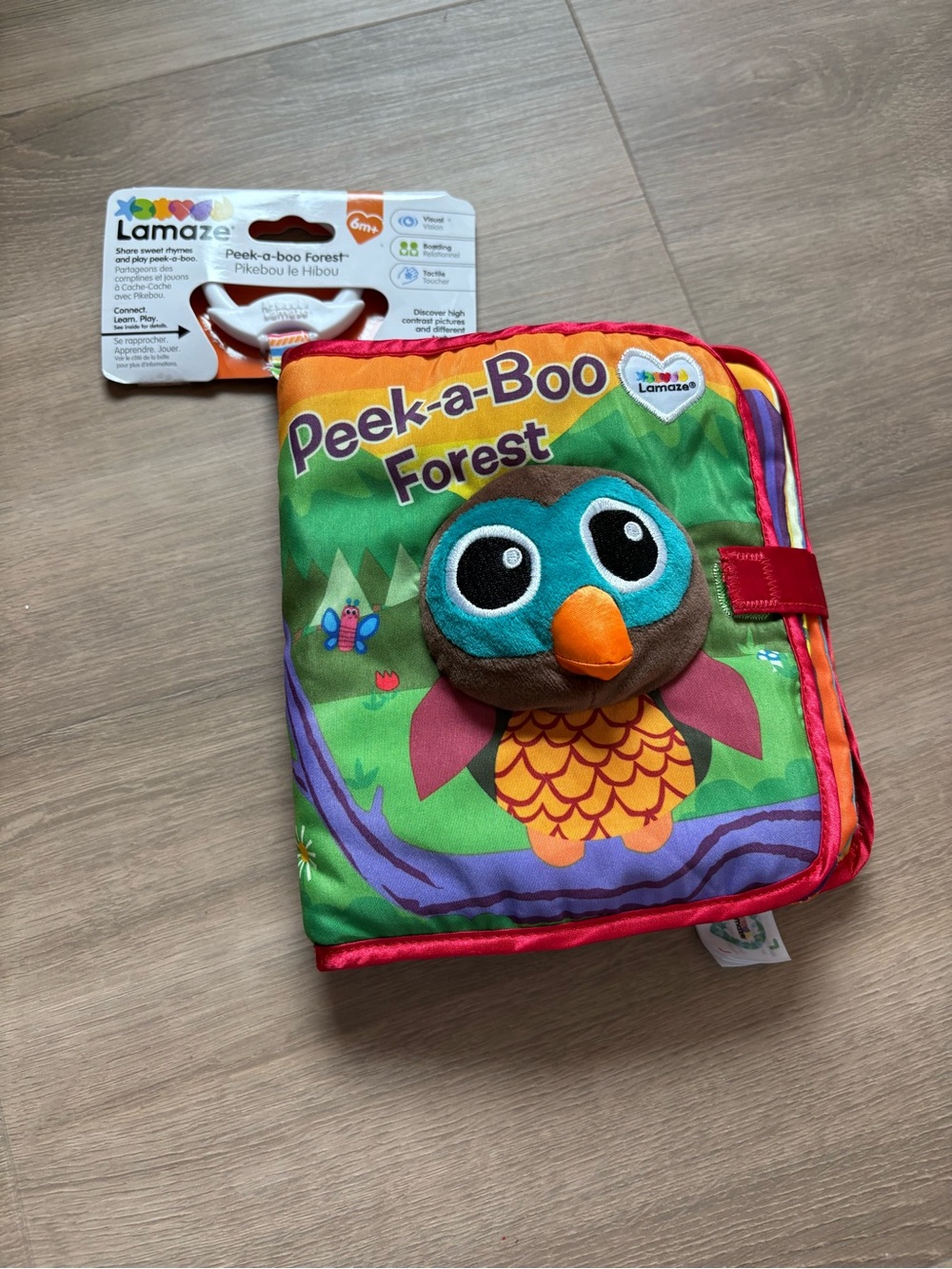 NWT Peek-a-Boo Forest Soft Cloth Book